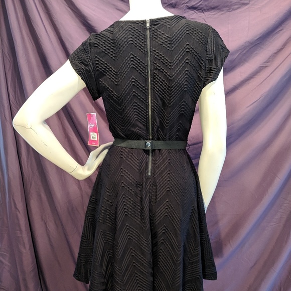 Candie's | dress | textured | belt w/bow Nwt | Med - Picture 2 of 7